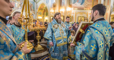 В праздник Благовещения митрополит Викторин совершил богослужения в Михайловском соборе