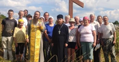 В д. Порва Якшур-Бодьинского района освящен поклонный крест