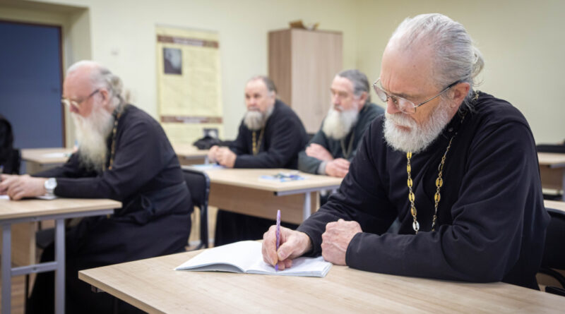 В Ижевске начались курсы повышения квалификации священнослужителей