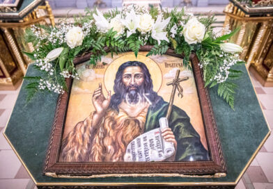Митрополит Викторин совершил литургию в Свято-Троицком соборе г. Ижевска
