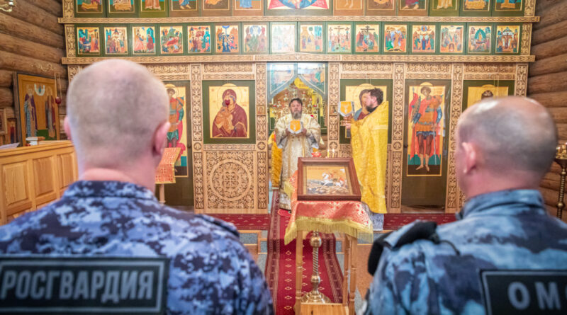 Митрополит Викторин совершил литургию в храме на территории ОМОН «Барс» Росгвардии