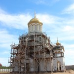 В строящемся храме в честь Св.вмч.Георгия Победоносца было совершено первое богослужение