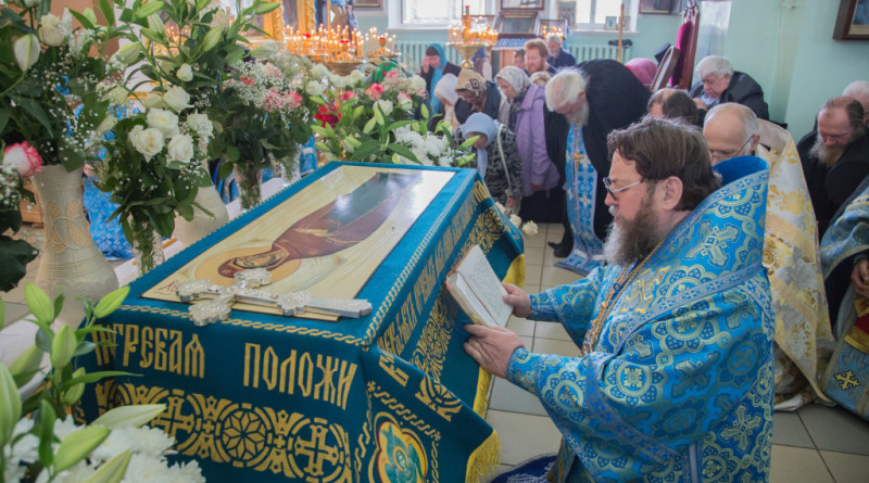 В праздник Успения Пресвятой Богородицы митрополит Викторин совершил Божественную литургию в Успенском женском монастыре с. Перевозное