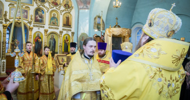 Митрополит Викторин совершил Божественную литургию в Покровском храме с. Июльское