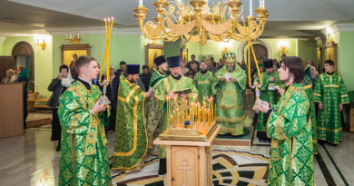 Престольный праздник в храме Державной иконы Божией Матери