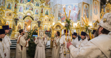 Архипастырское богослужение в Рождественскую ночь