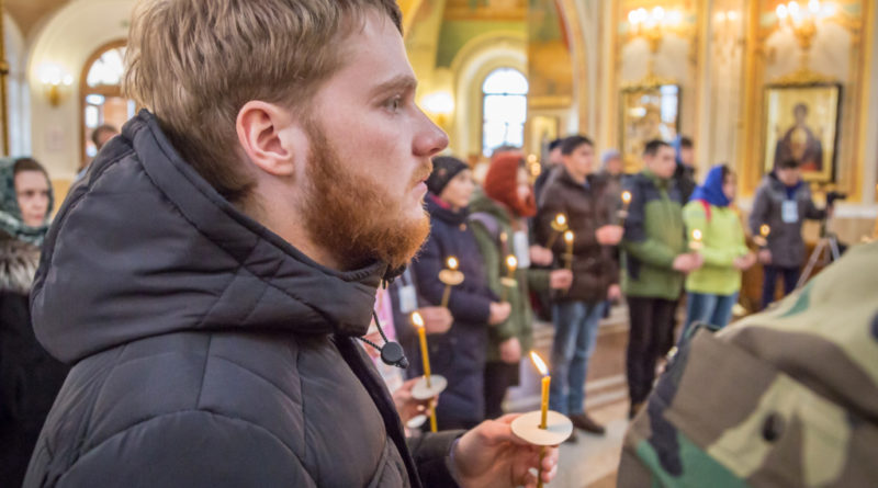 Участники Спартакиады православной молодежи помолились в Михайловском соборе