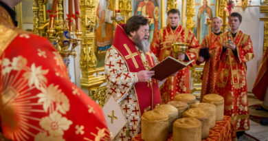 Праздничное богослужение в пасхальную ночь в Михайловском соборе