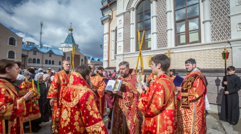 Вторник Светлой Седмицы – литургия в храме Иверской иконы Пресвятой Богородицы