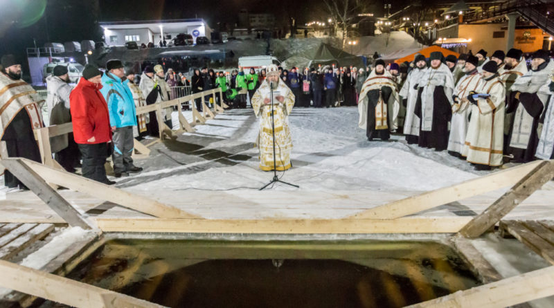 Состоялся крестный ход к проруби на Ижевском пруду