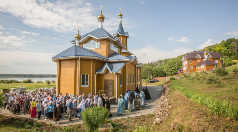 Престольный праздник в монашеской общине д. Паздеры