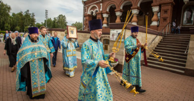 В кафедральный храм принесена чудотворная икона Николы Закамского