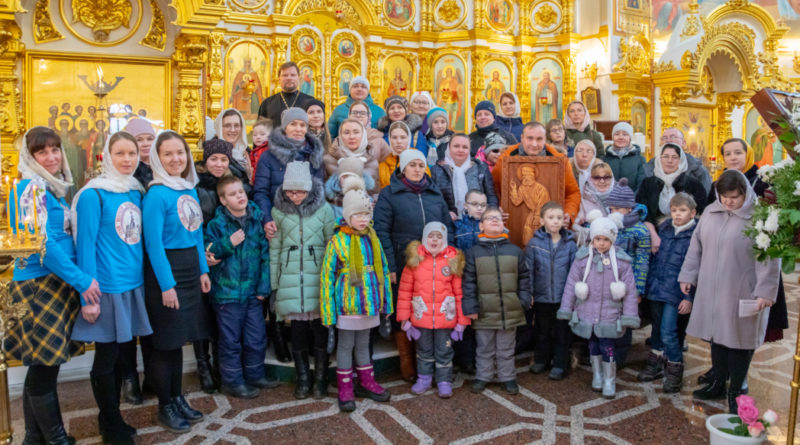 Учащиеся воскресной школы для незрячих детей посетили архиерейское богослужение