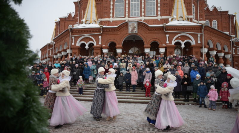 Рождественские гуляния у кафедрального храма