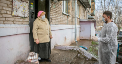 Волонтеры доставили гуманитарную помощь и поздравили нуждающихся с Пасхой