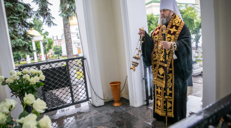 В День города в Ижевске совершили панихиду у усыпальницы А.Ф. Дерябина