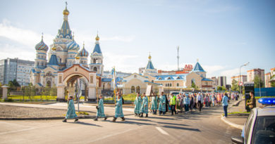 Покаянный крестный ход, приуроченный празднику Успения Божией Матери