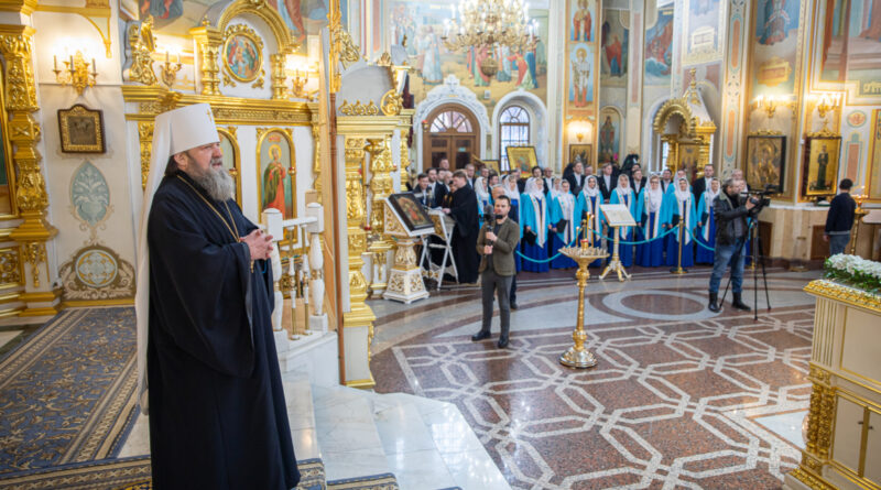 За вечерним богослужением Сретения в кафедральном храме прозвучали песнопения "Всенощной" С.Рахманинова