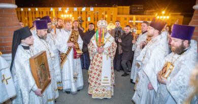 Служение архипастыря в Пасхальную ночь