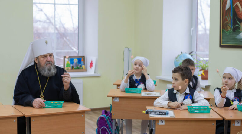 Уроком милосердия в православном классе началась благотворительная акция "Белый цветок"
