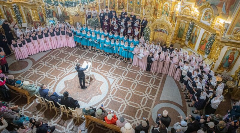 Вечером 19 января, в день праздника Крещения Господня, в Михаило-Архангельском кафедральном соборе г. Ижевска прошел ставший уже традиционным Крещенский фестиваль православной духовной музыки.