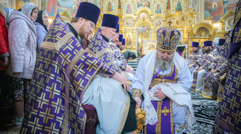 Служение Архипастыря в Великий Четверг