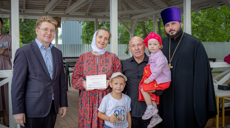 Фестиваль "Семейный колокольчик" впервые прошёл в монастыре села Люк