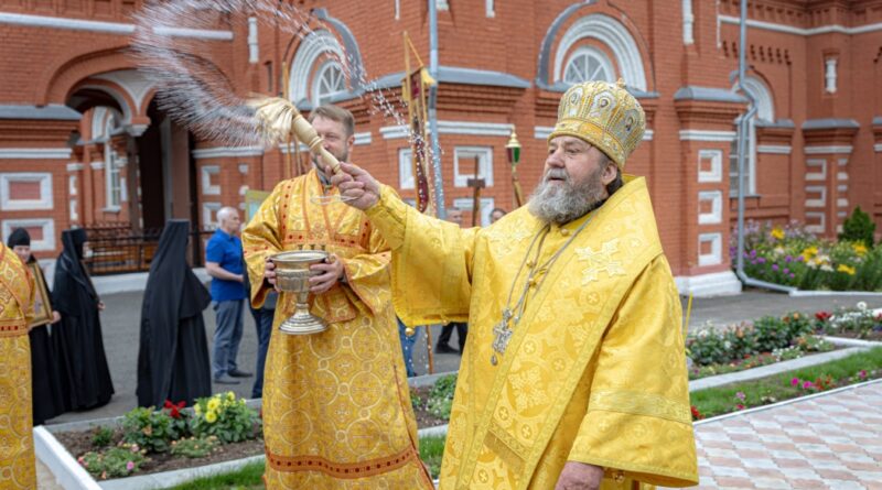 Престольные торжества в Ризоположенском монастыре села Люк