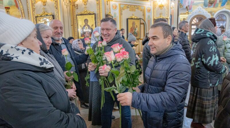 В кафедральном соборе поздравили женщин с Днём матери