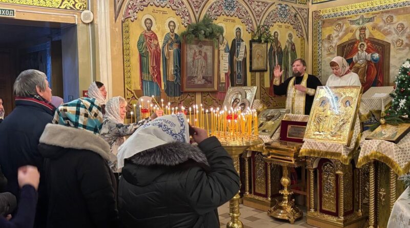 Рождественская литургия с тифлокомментированием прошла в соборе Святой Троицы города Ижевска